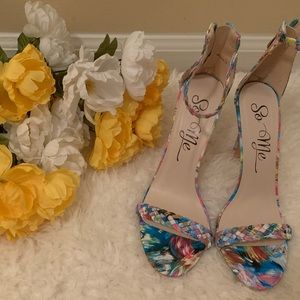 SO ME Women Heels Size 6 1/2 NEW